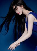 一个正在上添一个鄙人弄BB